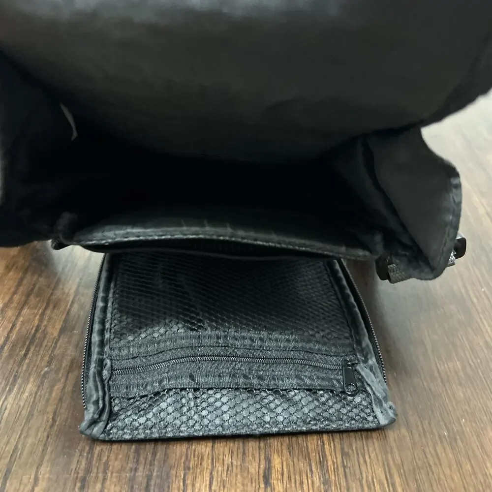 Kodak Gear Black Nylon Camera Bag Adj Removable Strap 7 x 6 x 3 Flaw - Sm Spots